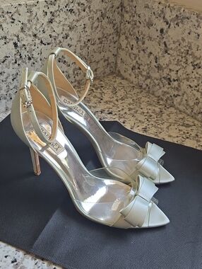 Badgley Mischka Cream Pointed-Toe Ankle-Strap Heels with Bow